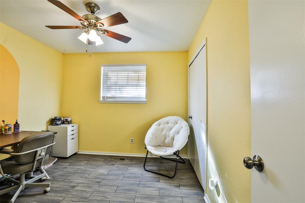 2727 S Charles Drive Property Photo 18
