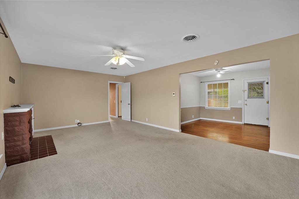 120 E Dogwood Street Property Photo 9