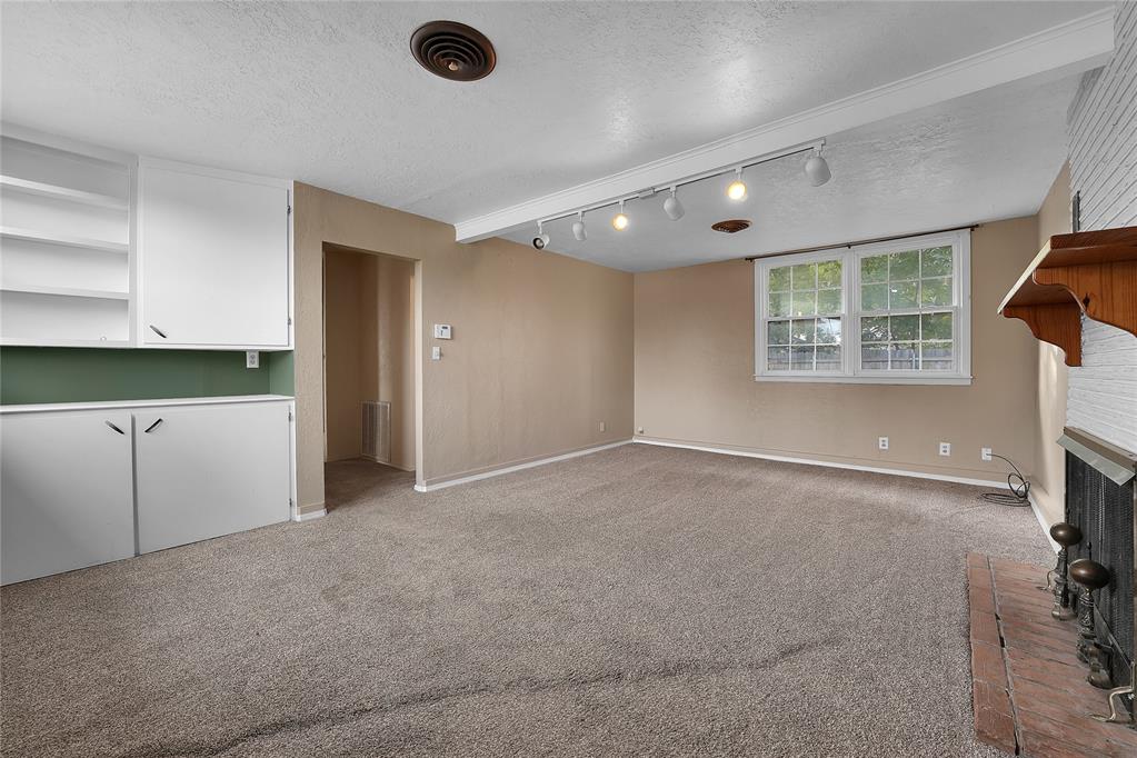 120 E Dogwood Street Property Photo 12