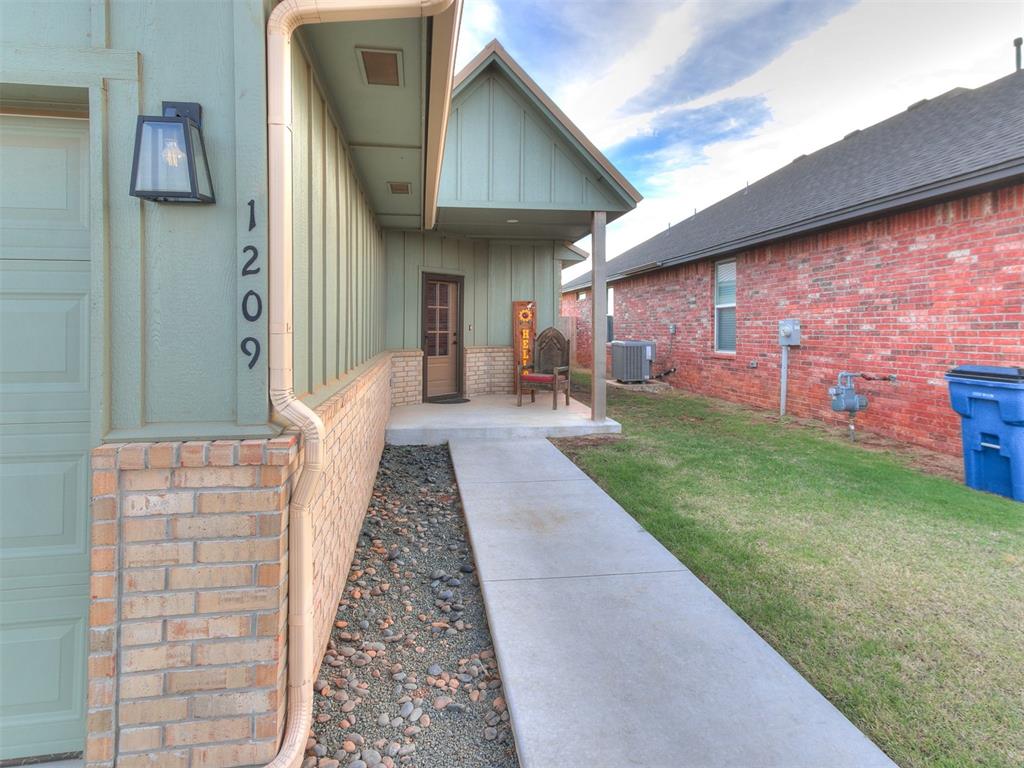 1209 Alpine Court Property Photo 6