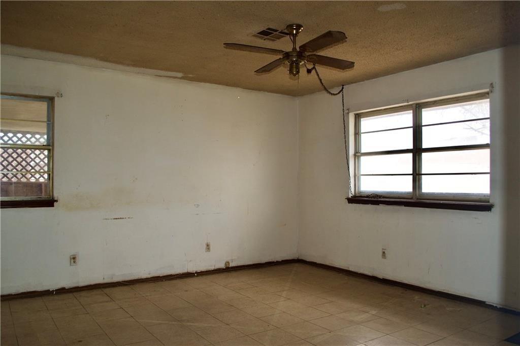 727 N Park Avenue Property Photo 2