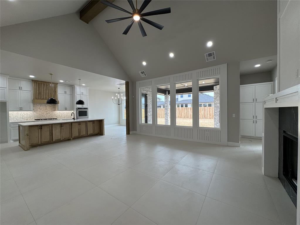 15436 Hatterly Lane Property Photo 4