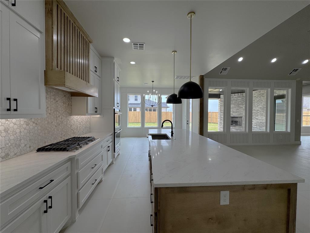 15436 Hatterly Lane Property Photo 8