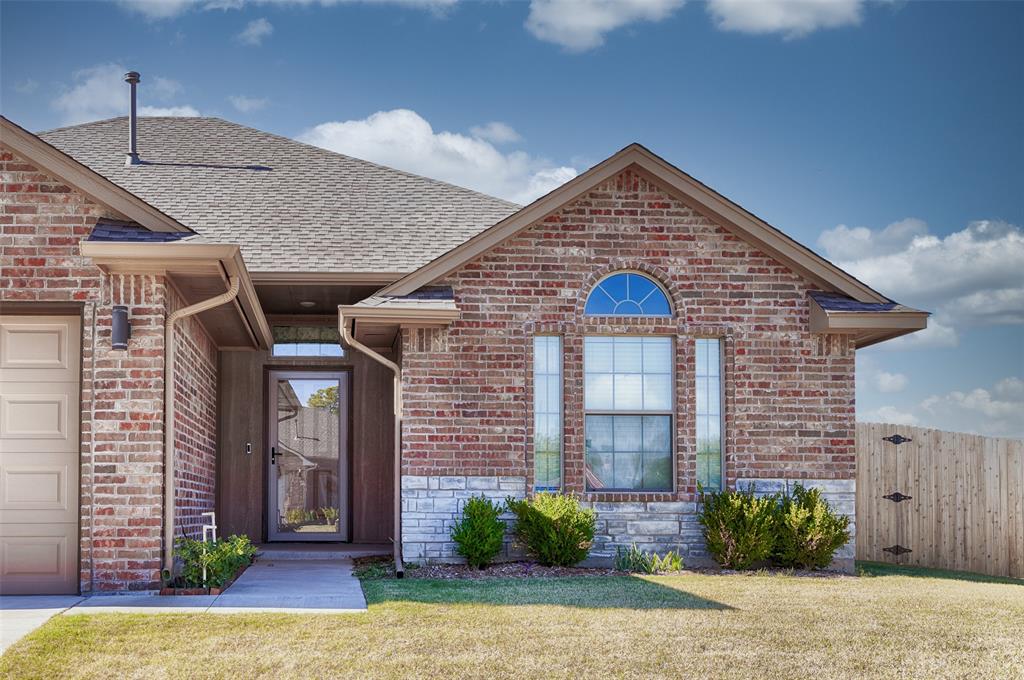 4536 Oasis Court Property Photo 2
