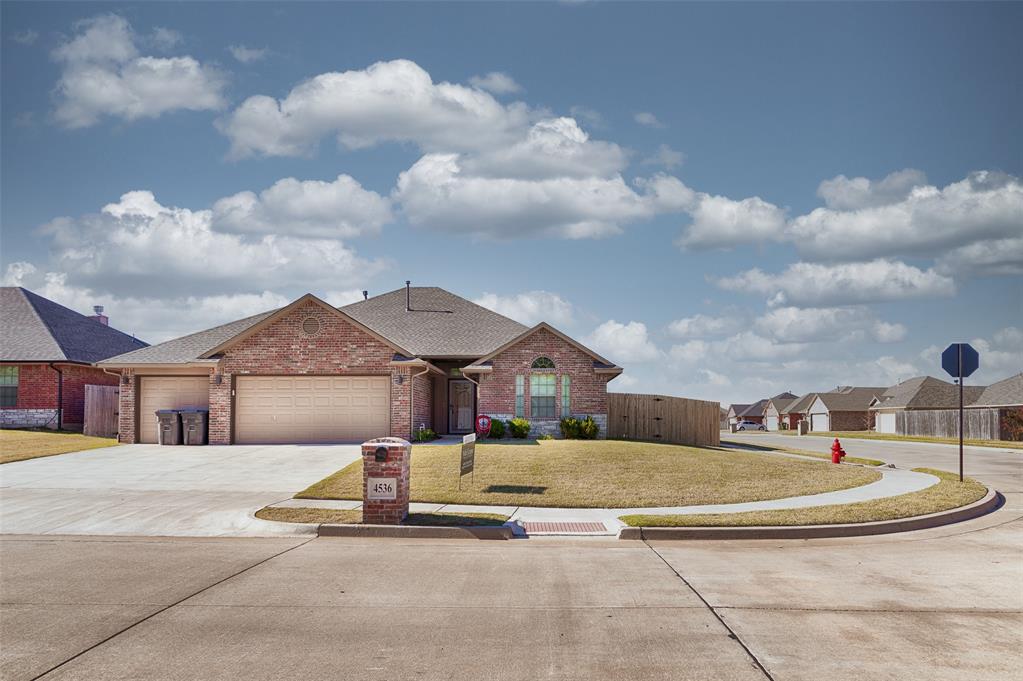 4536 Oasis Court Property Photo 3