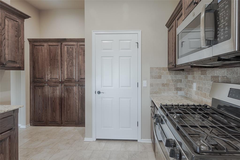 4536 Oasis Court Property Photo 18