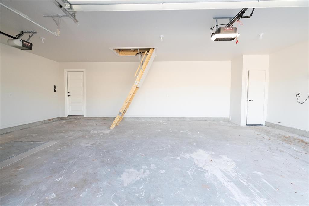 3308 Courtney Creek Drive Property Photo 27