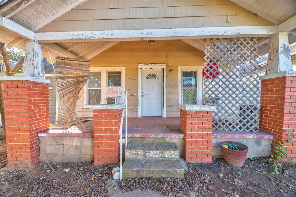 909 W Minnesota Avenue Property Photo 2