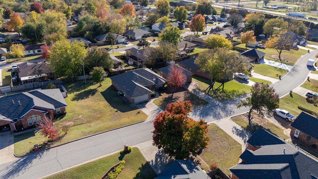 922 Blue Bird Terrace Property Photo 11