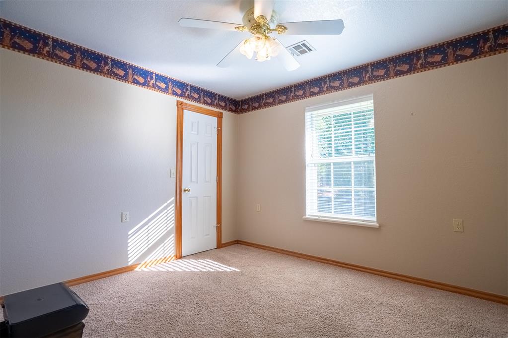 922 Blue Bird Terrace Property Photo 32