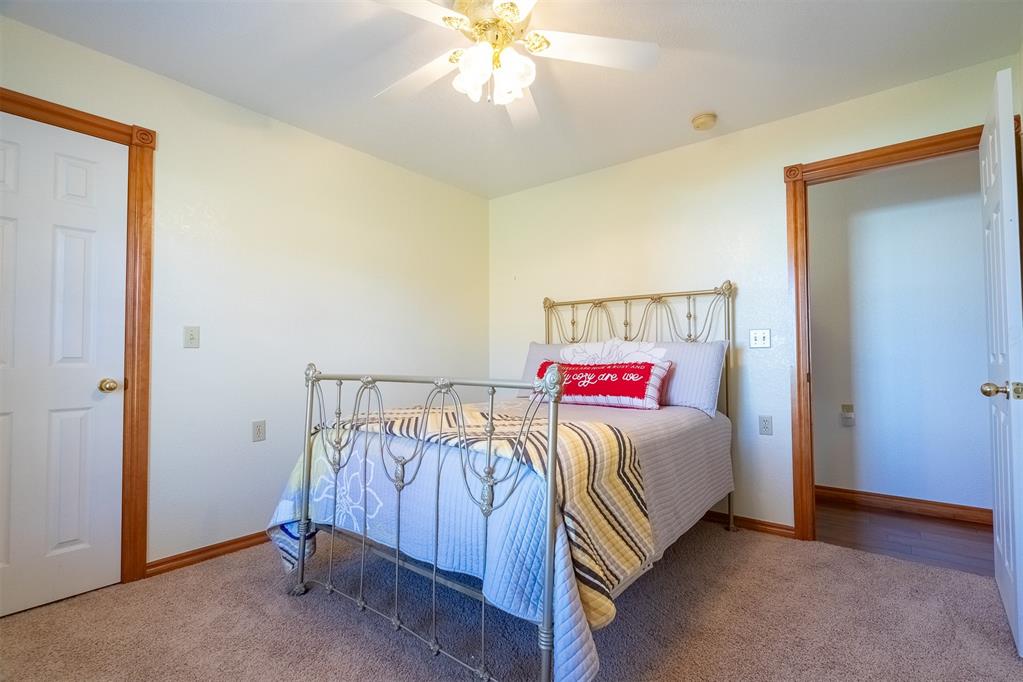 922 Blue Bird Terrace Property Photo 35