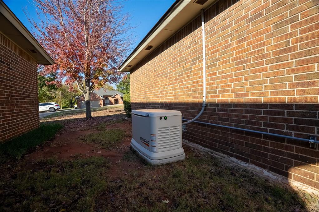 922 Blue Bird Terrace Property Photo 42