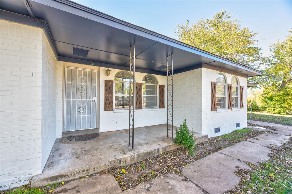 126 Windsor Avenue Property Photo 4