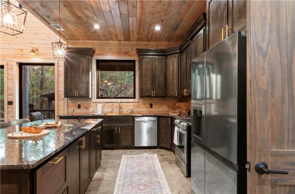 134 Bombardier Lane Property Photo 9