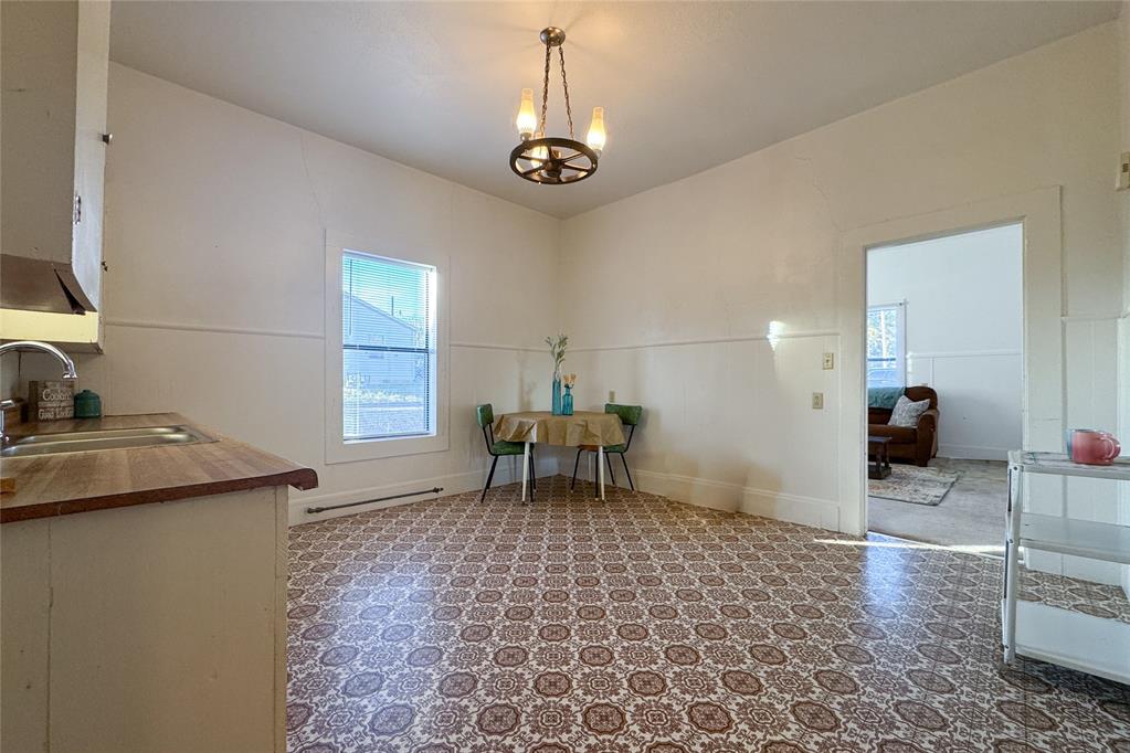 318 E Johnson Street Property Photo 15