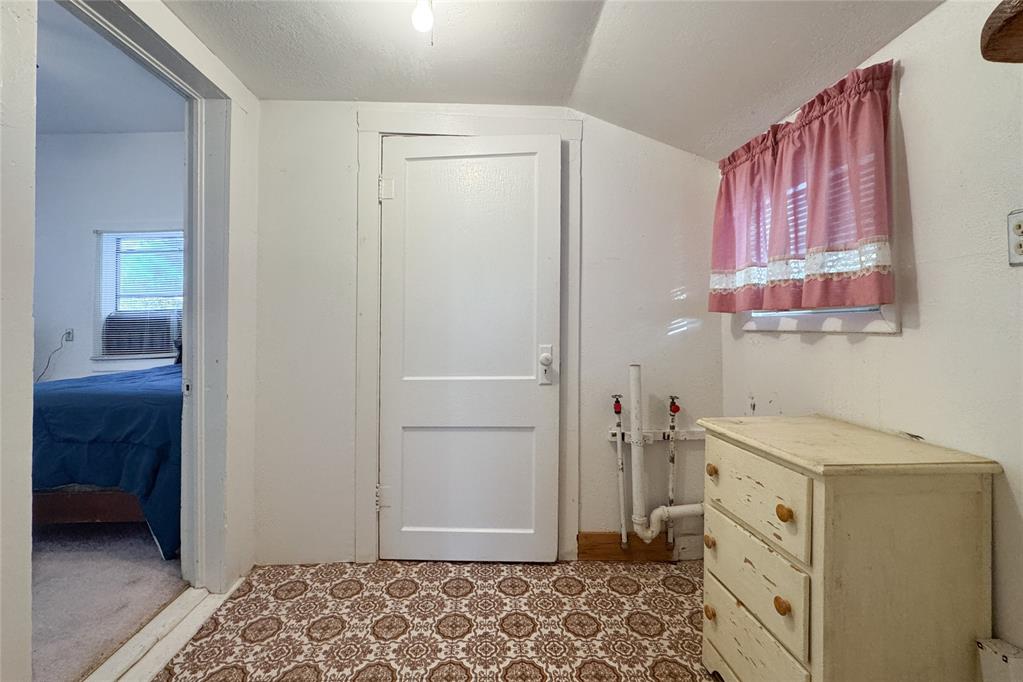 318 E Johnson Street Property Photo 19