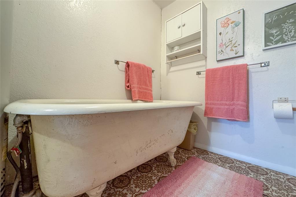 318 E Johnson Street Property Photo 27
