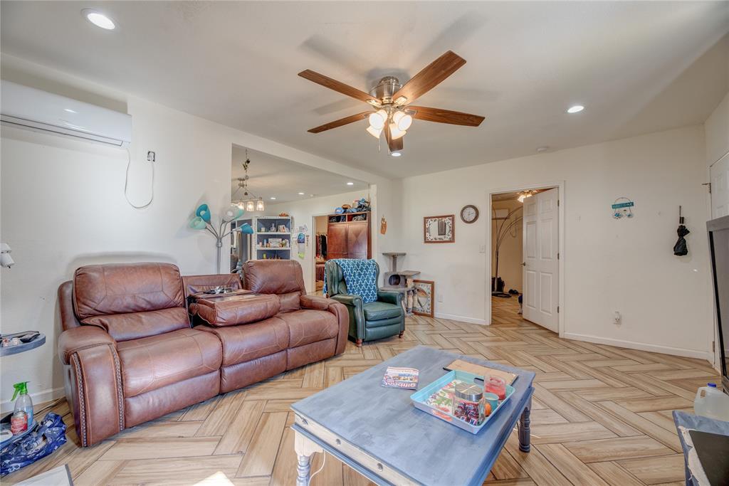 1528 W Idaho Avenue Property Photo 6