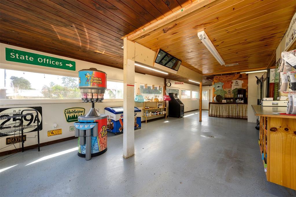 6659 N Us 259 Highway Property Photo 6