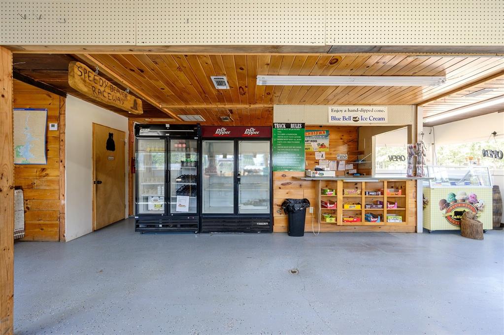 6659 N Us 259 Highway Property Photo 9