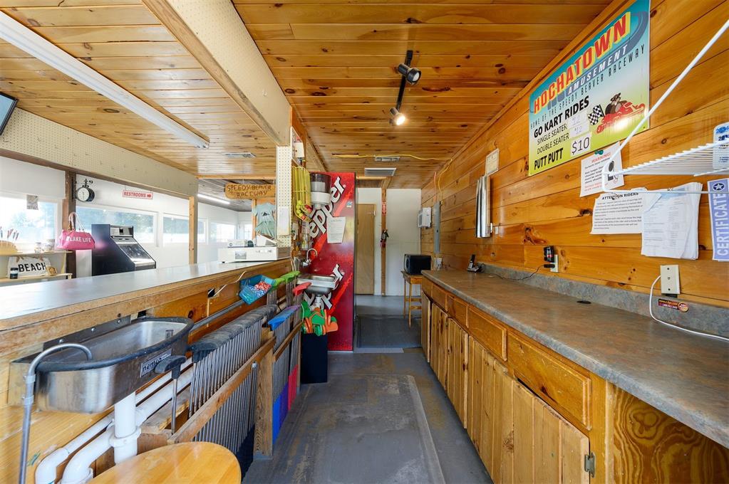 6659 N Us 259 Highway Property Photo 12