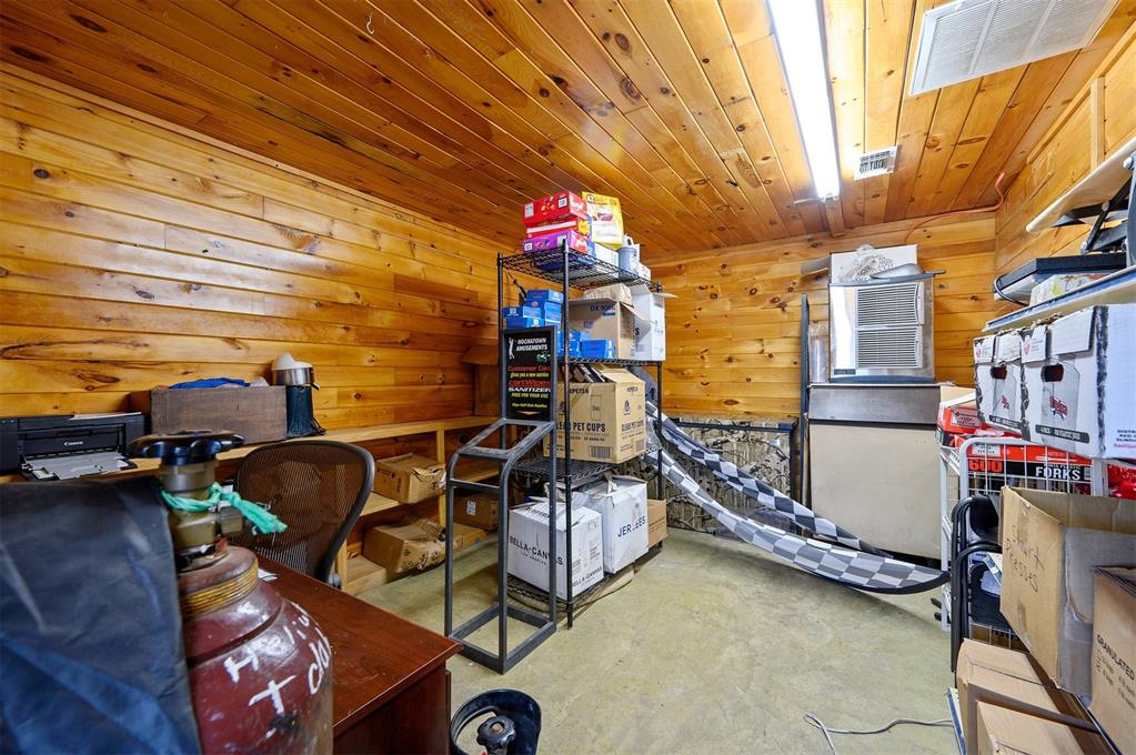 6659 N Us 259 Highway Property Photo 15