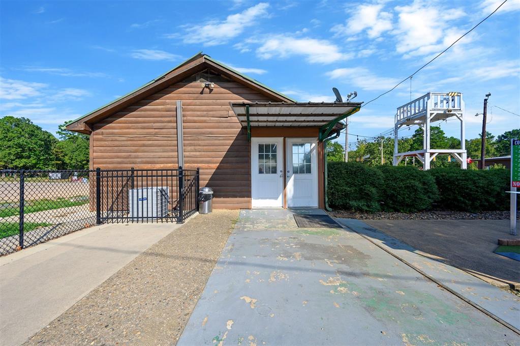6659 N Us 259 Highway Property Photo 18