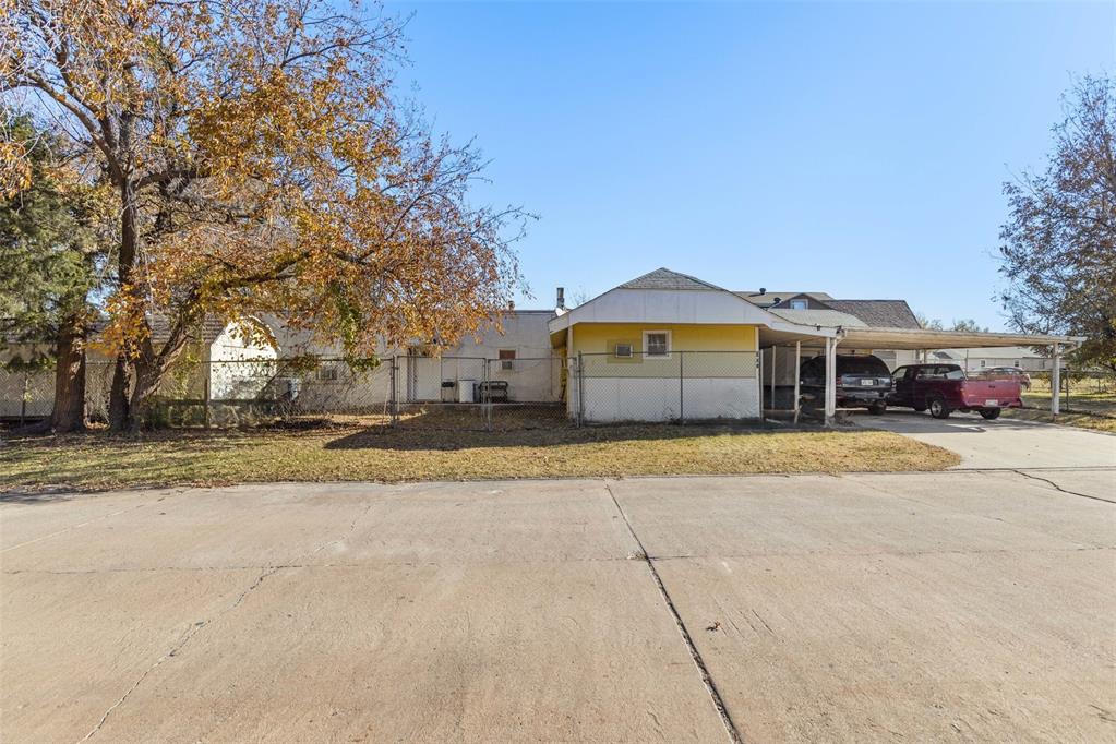 301 Se 54th Street Property Photo 4
