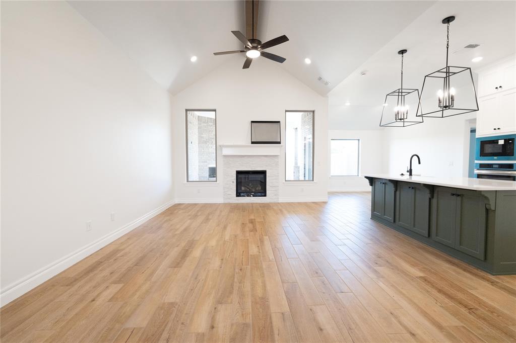 8301 Mountain Oak Drive Property Photo 1