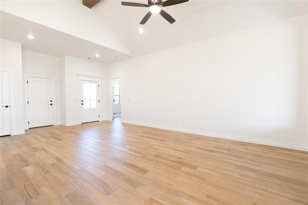 8301 Mountain Oak Drive Property Photo 9