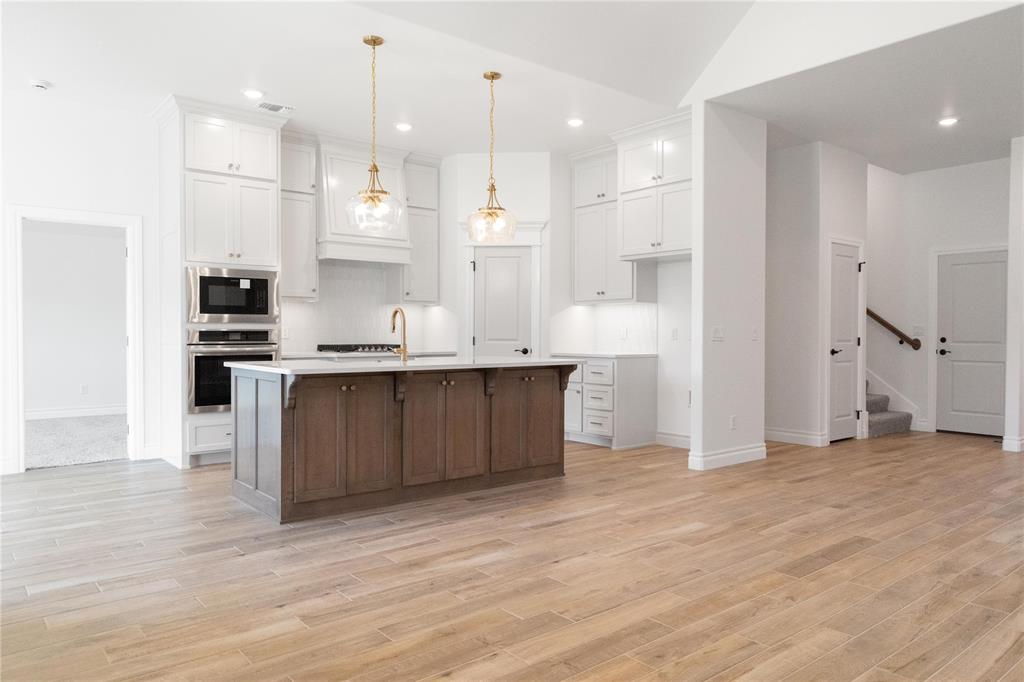 16021 Coneflower Drive Property Photo 1