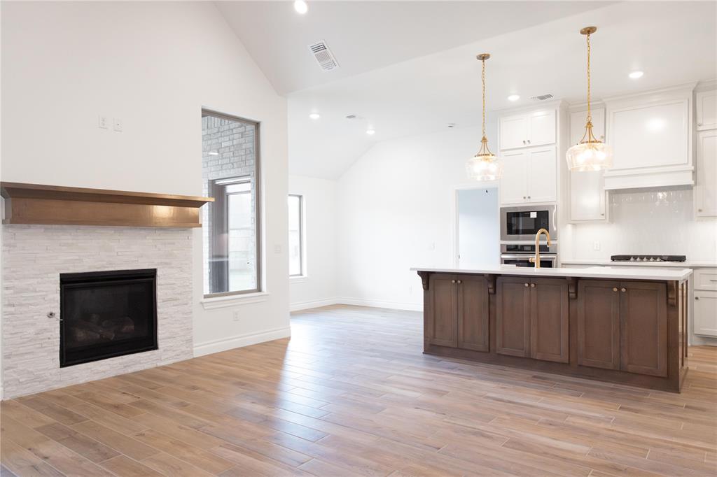 16021 Coneflower Drive Property Photo 3