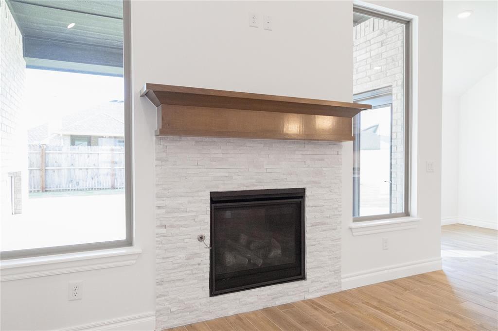 16021 Coneflower Drive Property Photo 4