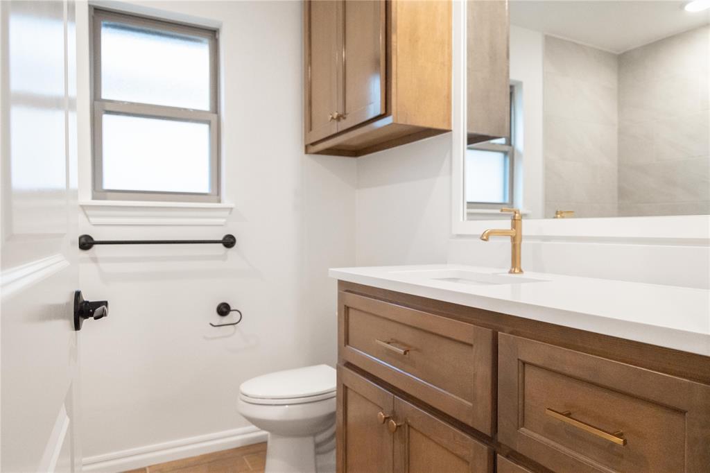 16021 Coneflower Drive Property Photo 18