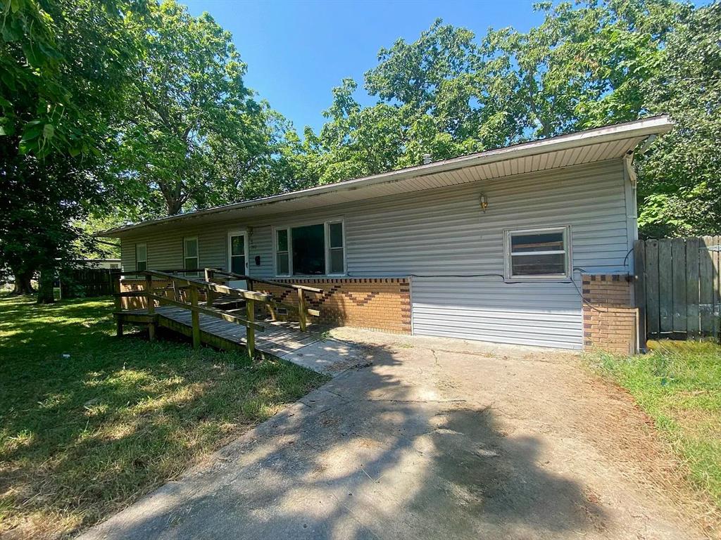 302 Walnut Street Property Photo