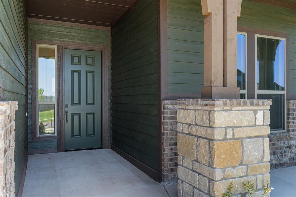 729 Caladium Drive Property Photo 4