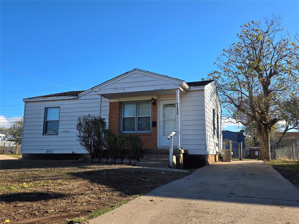 700 N Judy Avenue Property Photo