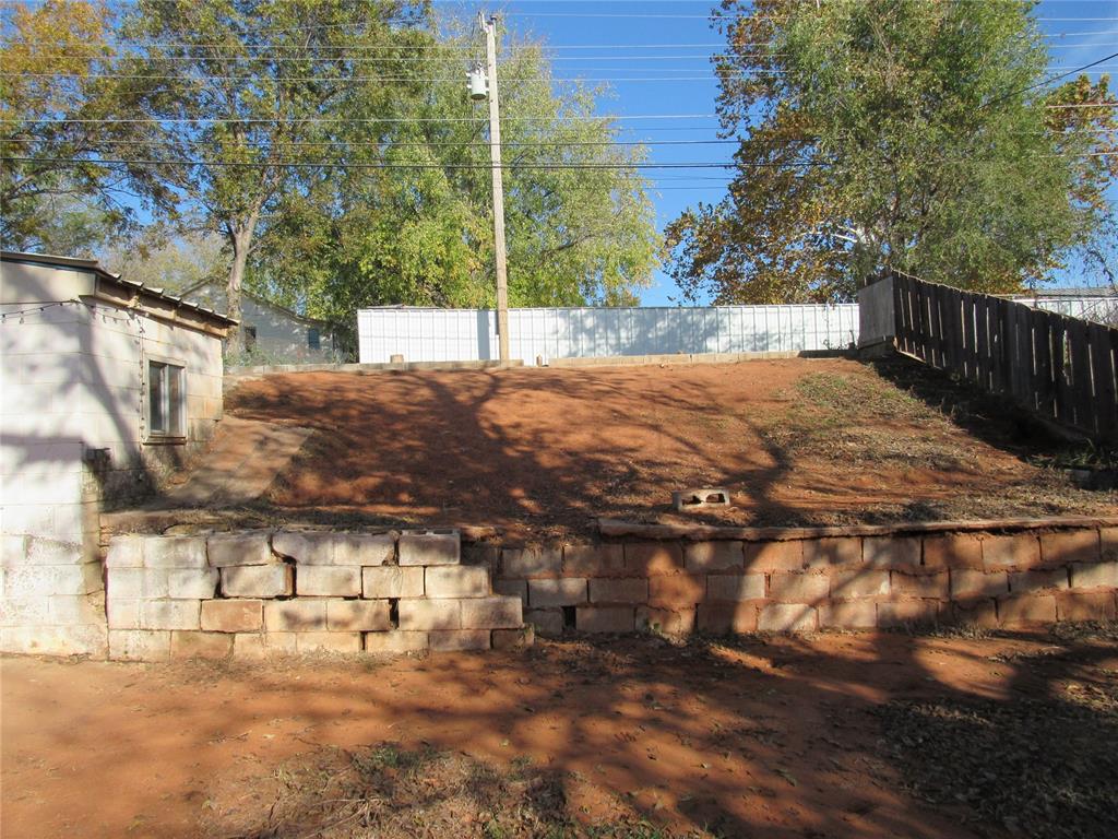 712 Cinmac Street Property Photo 25