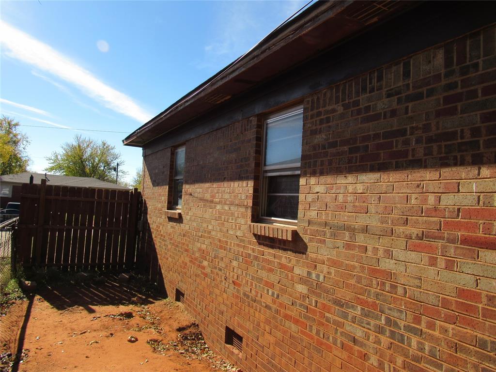 712 Cinmac Street Property Photo 27
