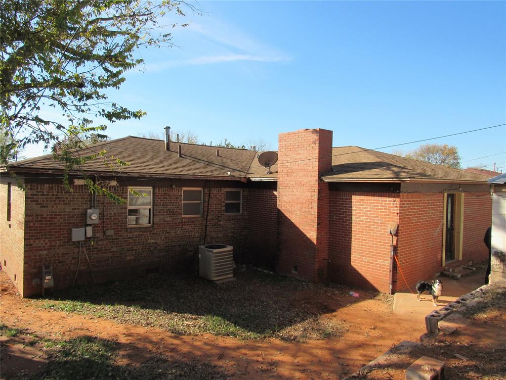 712 Cinmac Street Property Photo 33