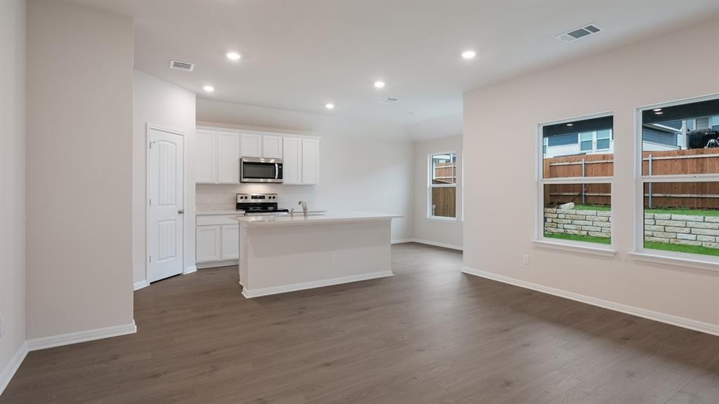 14033 The Brook Boulevard Property Photo 2