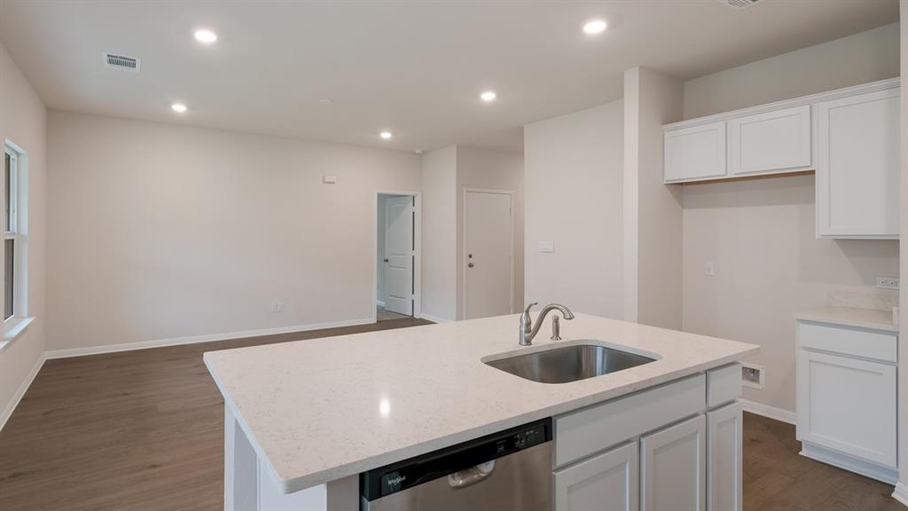 14033 The Brook Boulevard Property Photo 9