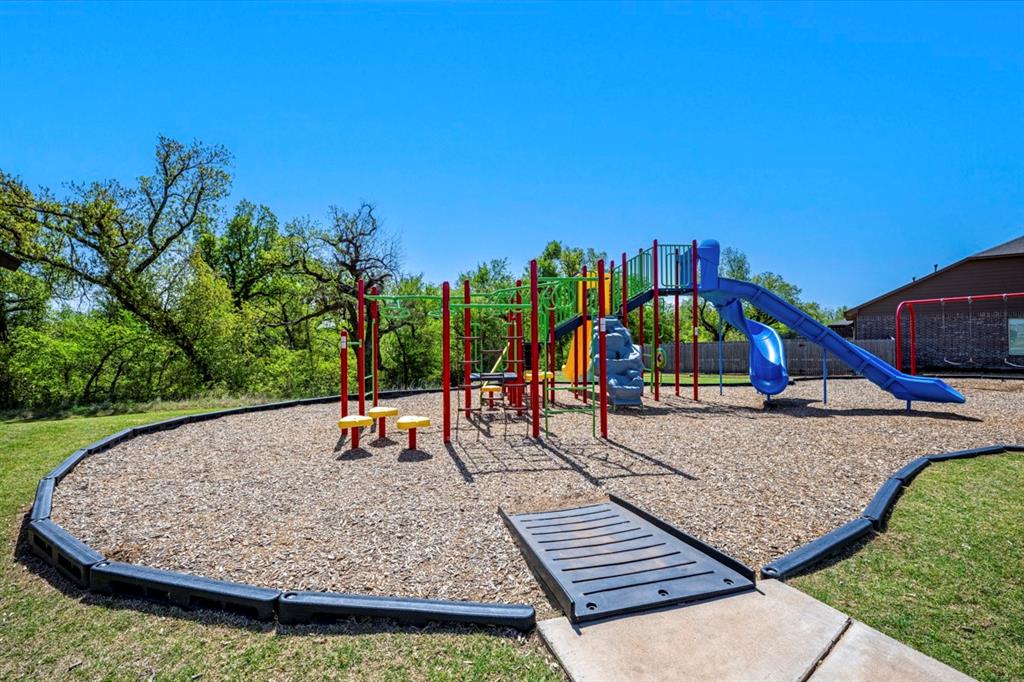 14033 The Brook Boulevard Property Photo 22