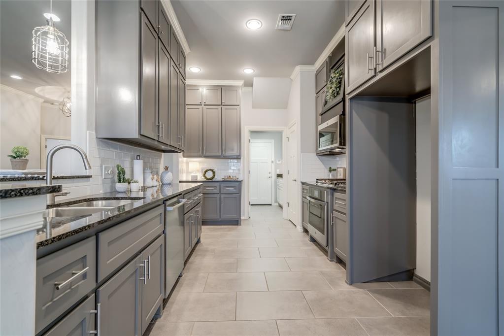 13549 Cobblestone Curve Road Property Photo 15