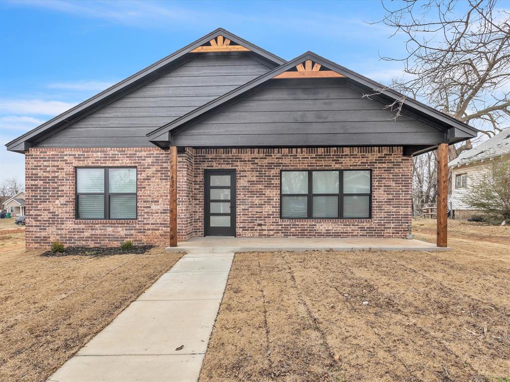 1620 E Park Place Property Photo 1