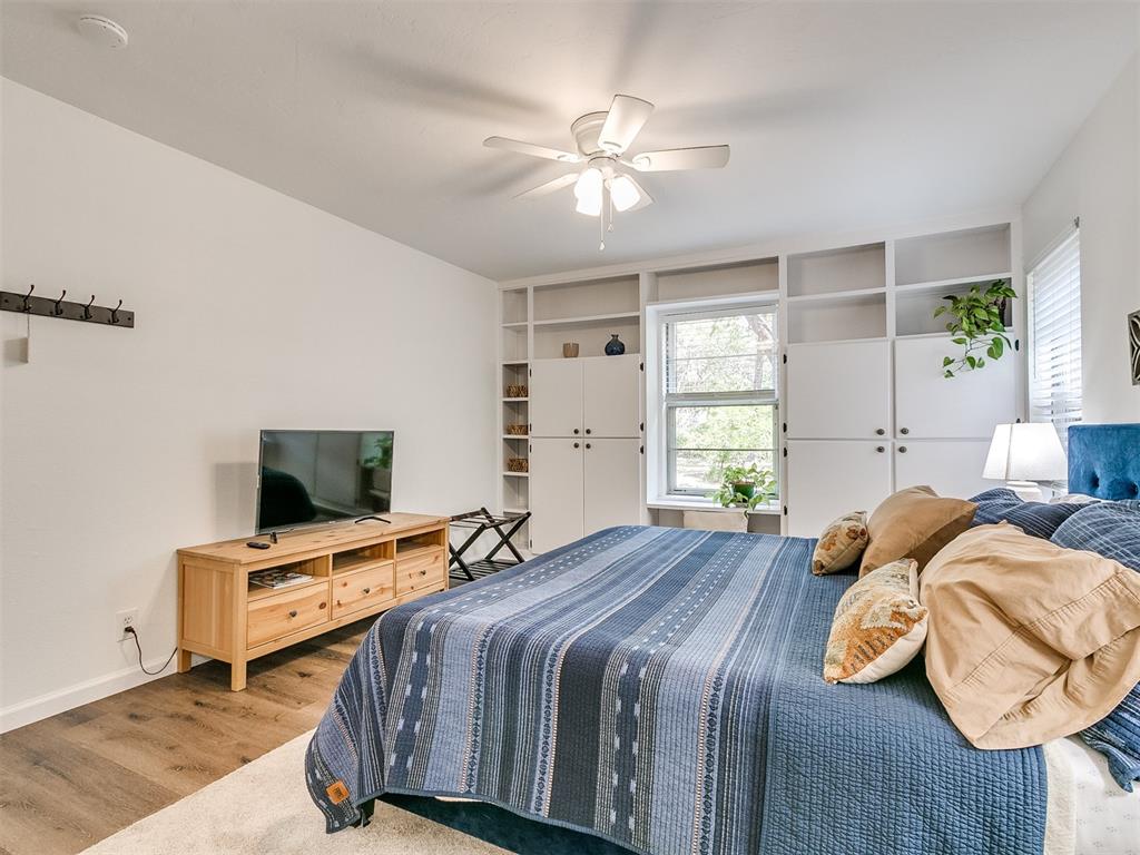 1407 Barkley Street Property Photo 5