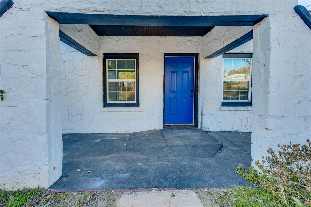 1621 N Page Avenue Property Photo 5