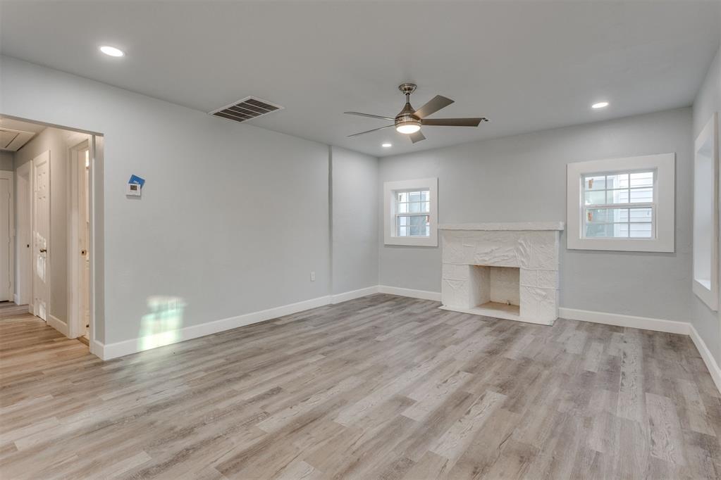 1621 N Page Avenue Property Photo 8