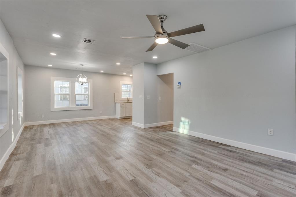1621 N Page Avenue Property Photo 13