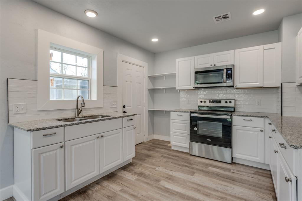 1621 N Page Avenue Property Photo 19